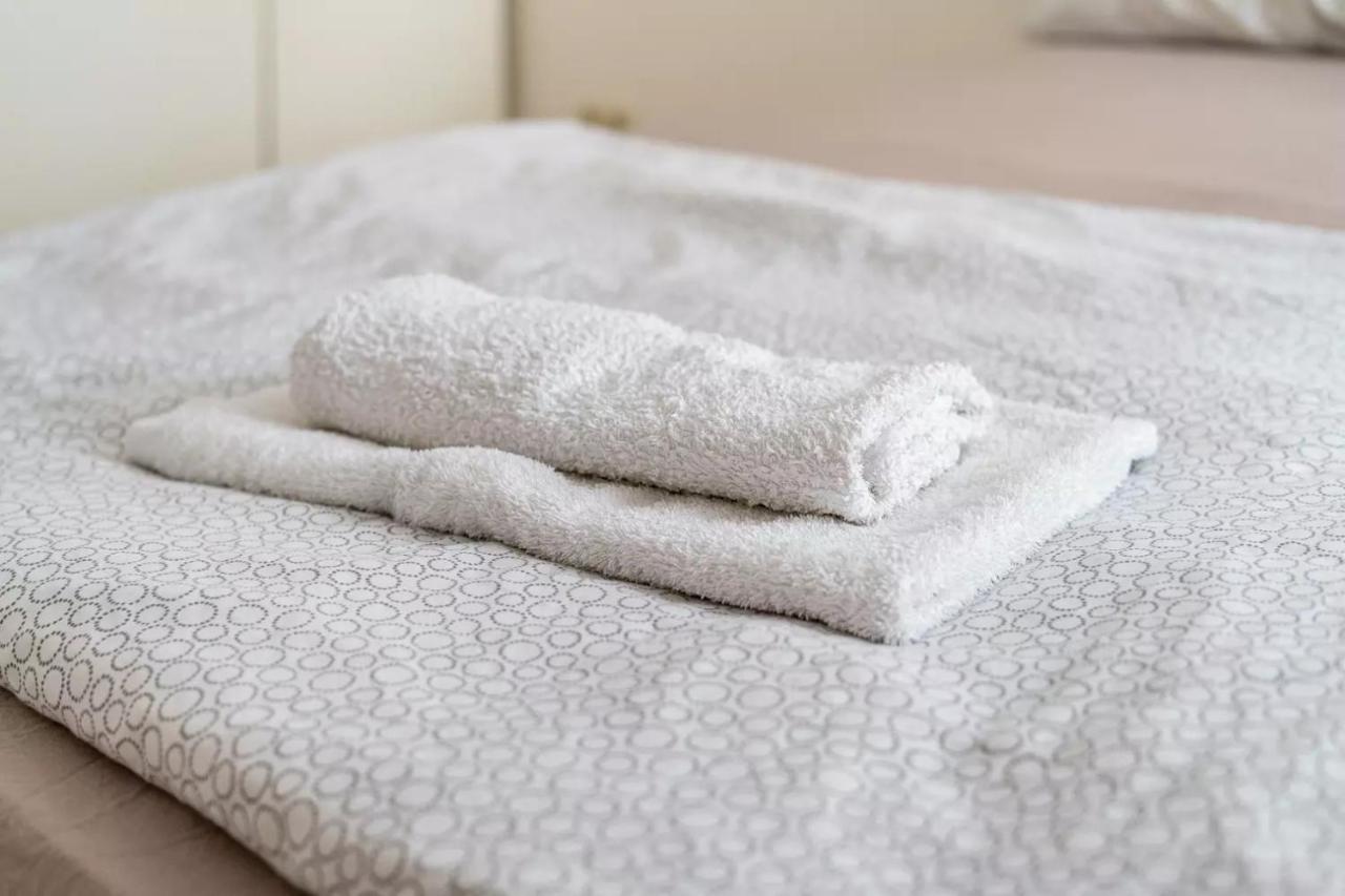 Next Home - Free Parking & Wifi - Badewanne 뒤스부르크 외부 사진