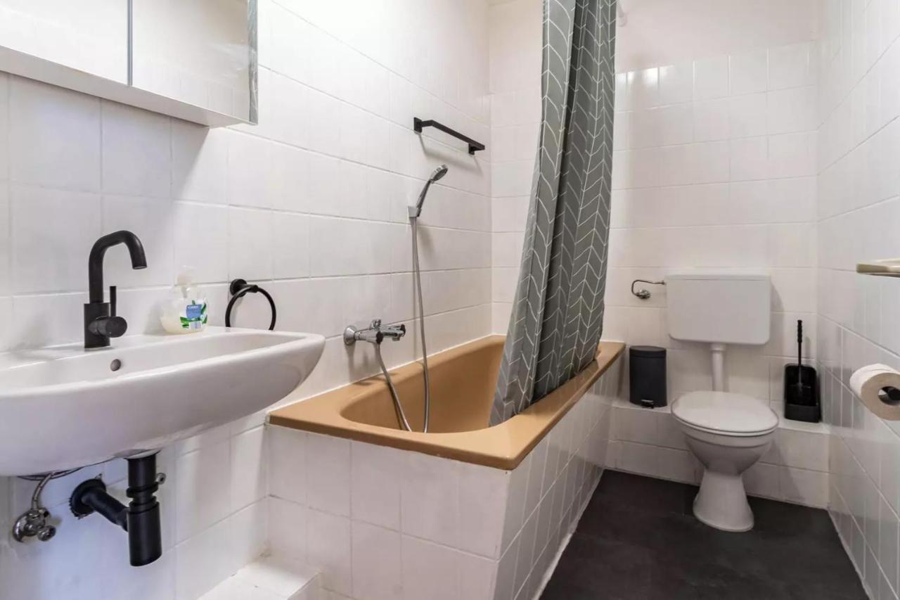Next Home - Free Parking & Wifi - Badewanne 뒤스부르크 외부 사진
