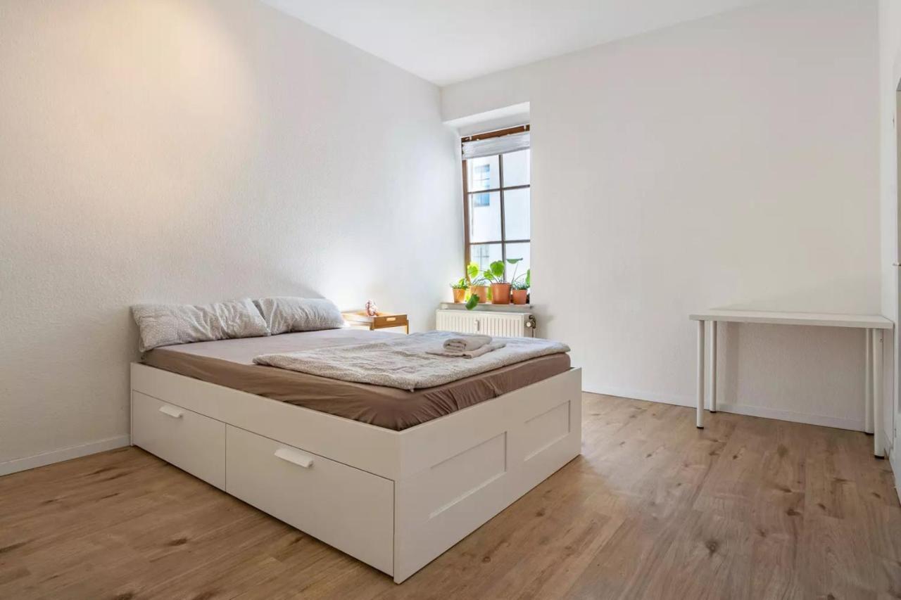 Next Home - Free Parking & Wifi - Badewanne 뒤스부르크 외부 사진