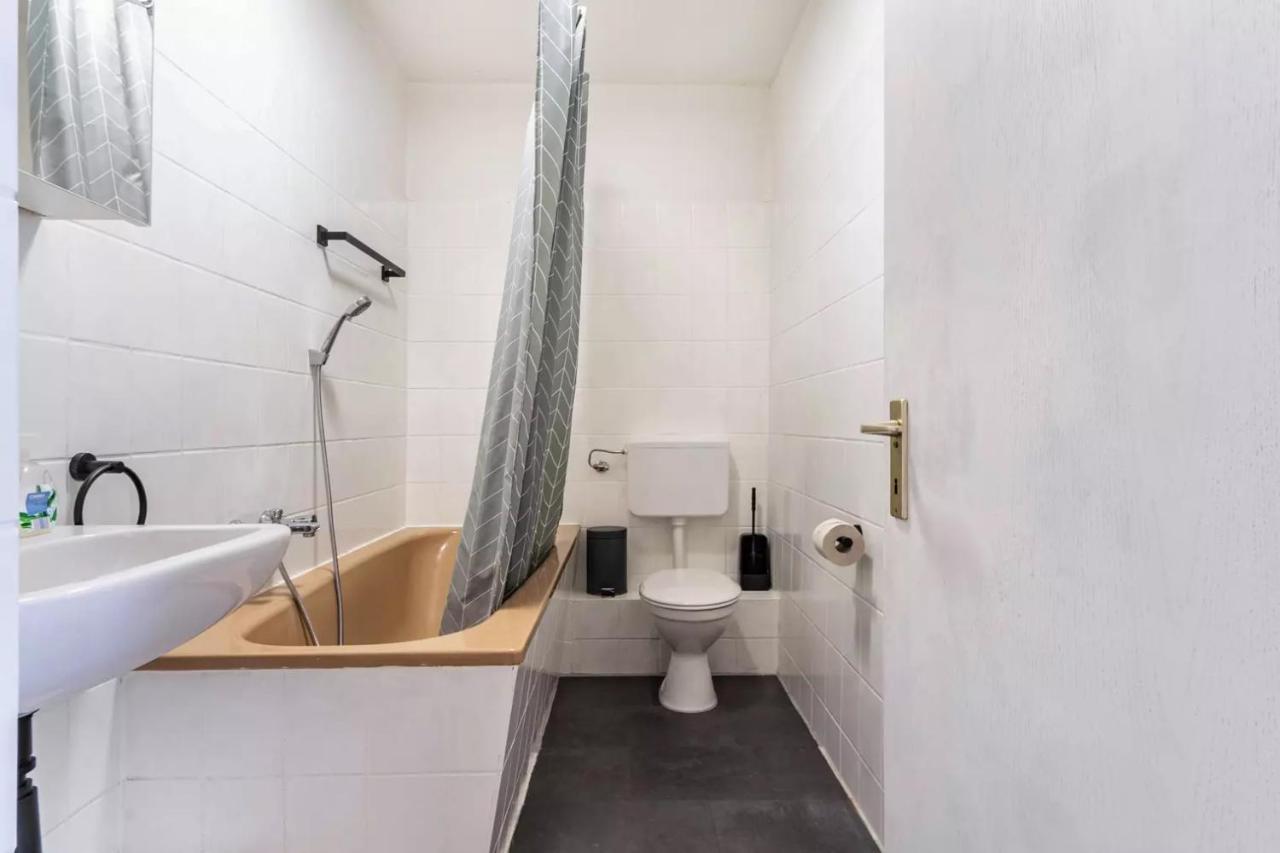 Next Home - Free Parking & Wifi - Badewanne 뒤스부르크 외부 사진